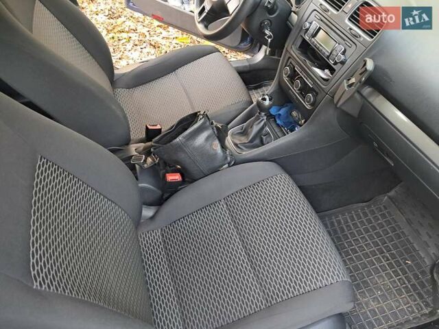 Синий Фольксваген Гольф, объемом двигателя 1.6 л и пробегом 235 тыс. км за 7500 $, фото 7 на Automoto.ua