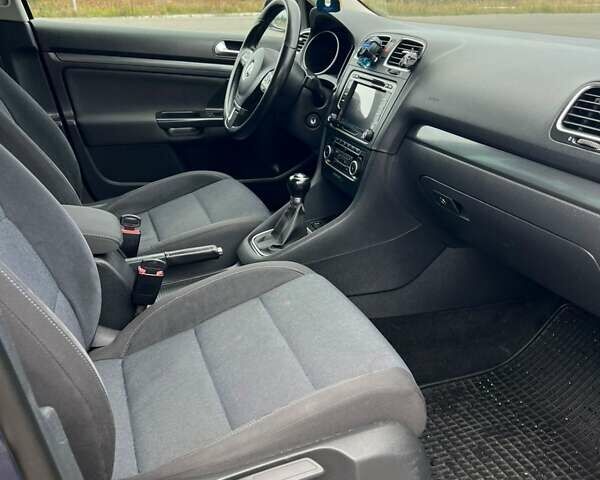 Синий Фольксваген Гольф, объемом двигателя 1.6 л и пробегом 290 тыс. км за 9200 $, фото 19 на Automoto.ua