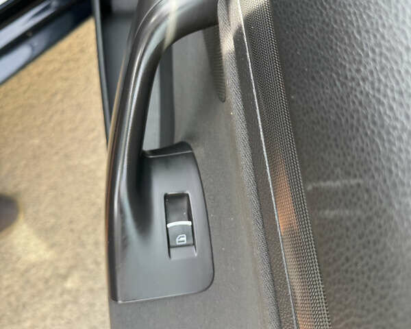 Синій Фольксваген Гольф, об'ємом двигуна 1.6 л та пробігом 250 тис. км за 8100 $, фото 11 на Automoto.ua