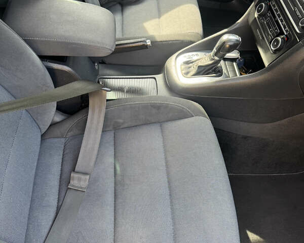 Синій Фольксваген Гольф, об'ємом двигуна 1.6 л та пробігом 250 тис. км за 8100 $, фото 10 на Automoto.ua