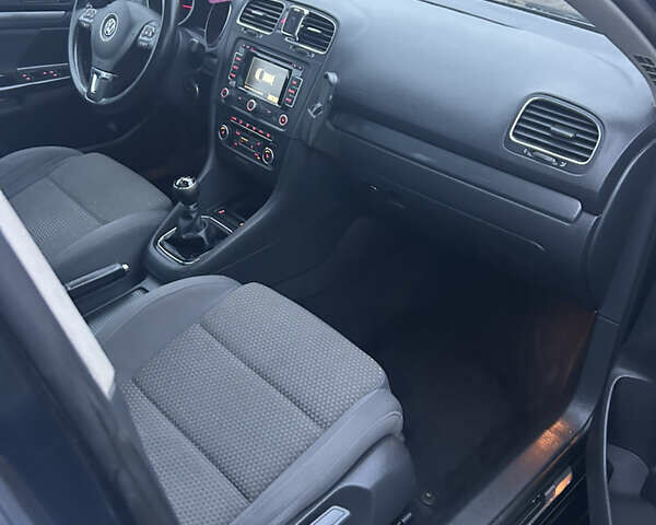 Синий Фольксваген Гольф, объемом двигателя 1.6 л и пробегом 243 тыс. км за 7850 $, фото 18 на Automoto.ua