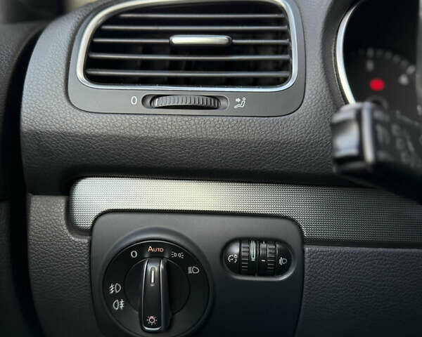 Синій Фольксваген Гольф, об'ємом двигуна 1.6 л та пробігом 266 тис. км за 7950 $, фото 21 на Automoto.ua