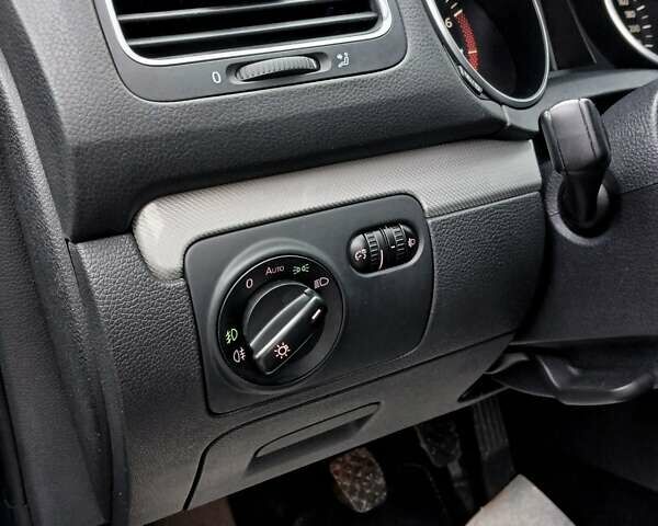 Синий Фольксваген Гольф, объемом двигателя 1.4 л и пробегом 168 тыс. км за 7600 $, фото 11 на Automoto.ua