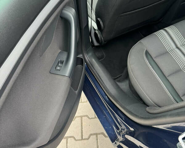 Синій Фольксваген Гольф, об'ємом двигуна 1.97 л та пробігом 264 тис. км за 9299 $, фото 35 на Automoto.ua