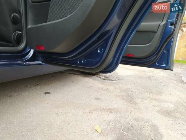 Фольксваген Гольф 2012 в Казатине на Automoto.ua Синий Фольксваген Гольф, объемом двигателя 1.6 л и пробегом 280 тыс. км за 8500 $, фото 29 на Automoto.ua