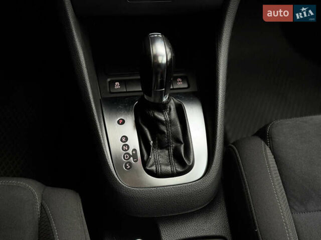 Синий Фольксваген Гольф, объемом двигателя 1.6 л и пробегом 226 тыс. км за 8300 $, фото 10 на Automoto.ua