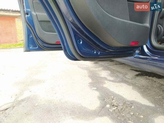 Фольксваген Гольф 2012 в Казатине на Automoto.ua Синий Фольксваген Гольф, объемом двигателя 1.6 л и пробегом 280 тыс. км за 8500 $, фото 28 на Automoto.ua