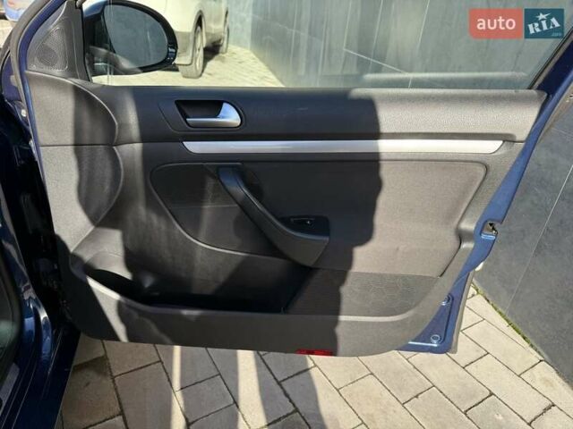 Синій Фольксваген Гольф, об'ємом двигуна 1.6 л та пробігом 255 тис. км за 8150 $, фото 17 на Automoto.ua