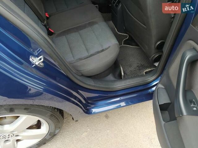 Фольксваген Гольф 2012 в Казатине на Automoto.ua Синий Фольксваген Гольф, объемом двигателя 1.6 л и пробегом 280 тыс. км за 8500 $, фото 16 на Automoto.ua