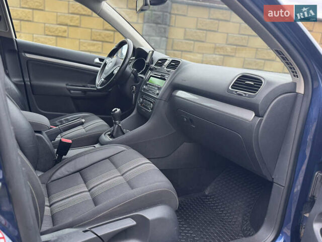 Синий Фольксваген Гольф, объемом двигателя 1.6 л и пробегом 235 тыс. км за 7950 $, фото 33 на Automoto.ua