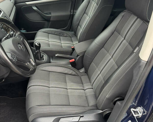 Синий Фольксваген Гольф, объемом двигателя 1.6 л и пробегом 188 тыс. км за 8499 $, фото 25 на Automoto.ua