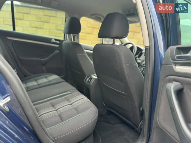 Синий Фольксваген Гольф, объемом двигателя 1.6 л и пробегом 235 тыс. км за 7950 $, фото 31 на Automoto.ua