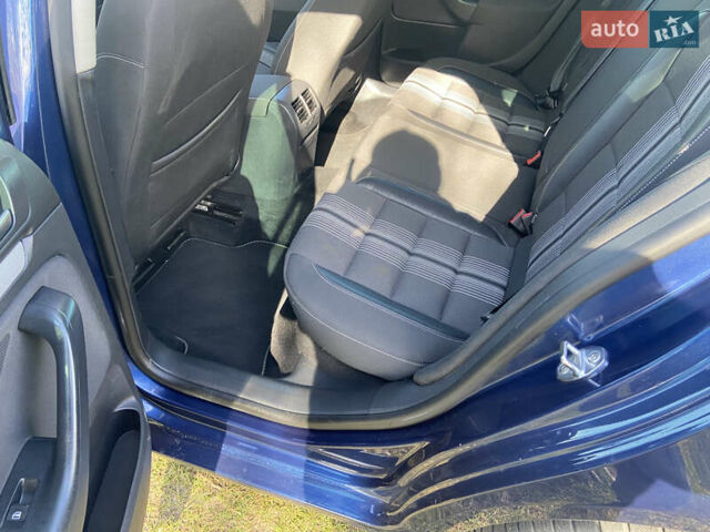 Синий Фольксваген Гольф, объемом двигателя 1.6 л и пробегом 214 тыс. км за 8950 $, фото 6 на Automoto.ua