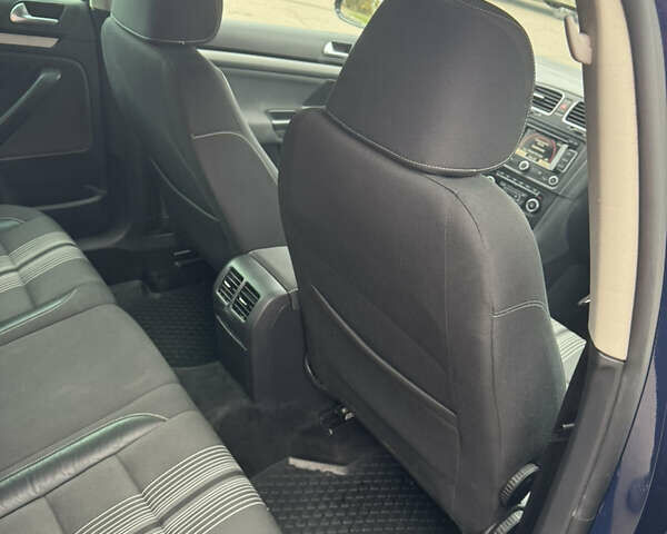 Синий Фольксваген Гольф, объемом двигателя 1.6 л и пробегом 188 тыс. км за 8499 $, фото 41 на Automoto.ua