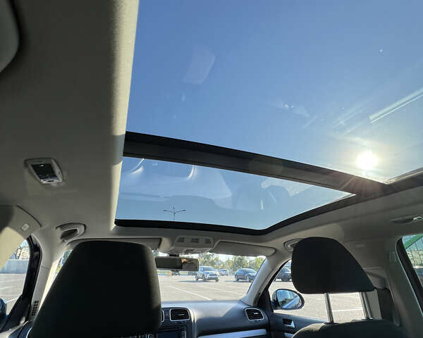 Синий Фольксваген Гольф, объемом двигателя 1.6 л и пробегом 225 тыс. км за 8800 $, фото 26 на Automoto.ua