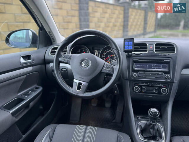 Синий Фольксваген Гольф, объемом двигателя 1.6 л и пробегом 235 тыс. км за 7950 $, фото 24 на Automoto.ua