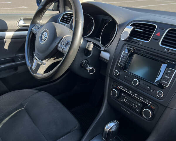 Синий Фольксваген Гольф, объемом двигателя 1.6 л и пробегом 225 тыс. км за 8800 $, фото 10 на Automoto.ua