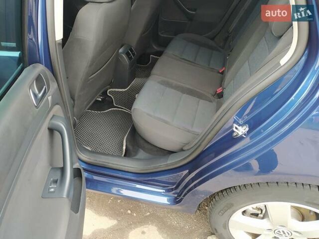 Фольксваген Гольф 2012 в Казатине на Automoto.ua Синий Фольксваген Гольф, объемом двигателя 1.6 л и пробегом 280 тыс. км за 8500 $, фото 13 на Automoto.ua