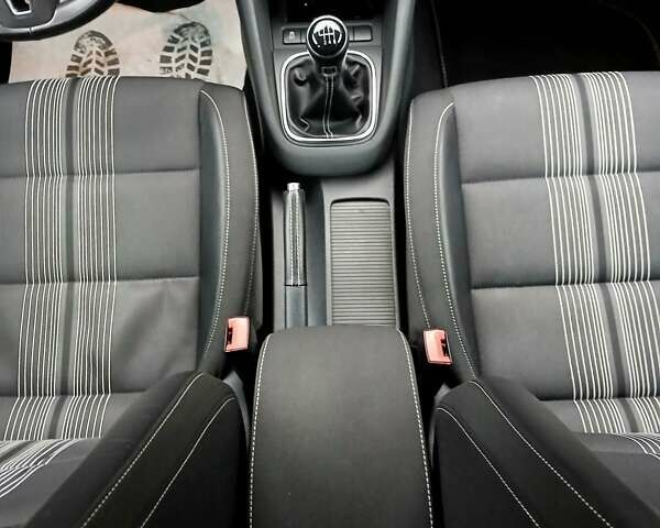 Синий Фольксваген Гольф, объемом двигателя 1.4 л и пробегом 168 тыс. км за 7600 $, фото 16 на Automoto.ua