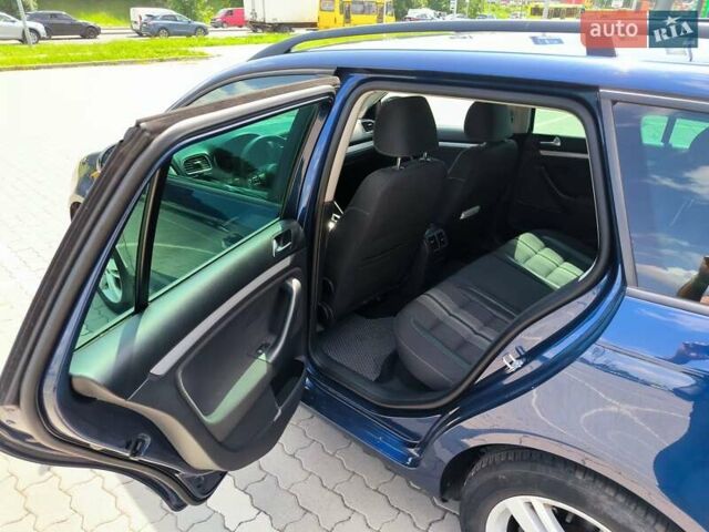 Синий Фольксваген Гольф, объемом двигателя 1.6 л и пробегом 207 тыс. км за 8600 $, фото 7 на Automoto.ua