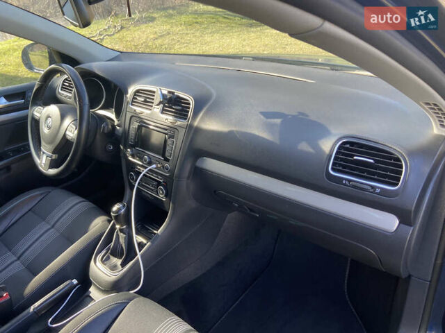 Синий Фольксваген Гольф, объемом двигателя 1.6 л и пробегом 214 тыс. км за 8950 $, фото 13 на Automoto.ua