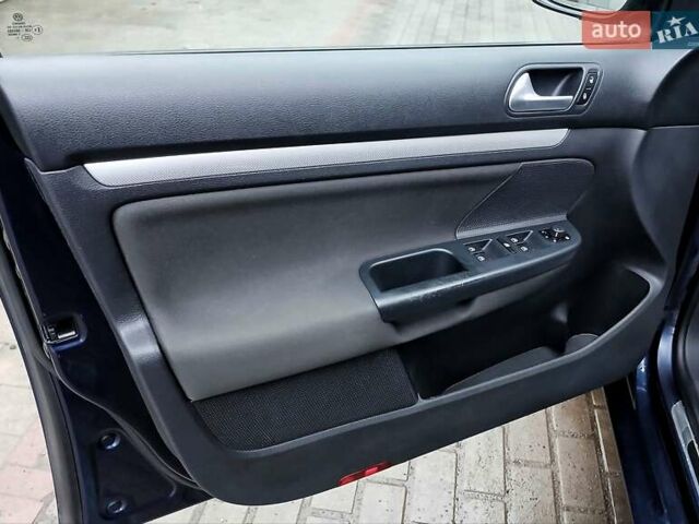 Синий Фольксваген Гольф, объемом двигателя 1.4 л и пробегом 168 тыс. км за 7600 $, фото 12 на Automoto.ua