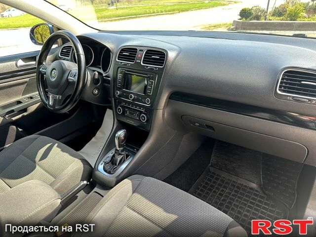 Синий Фольксваген Гольф, объемом двигателя 2 л и пробегом 207 тыс. км за 9950 $, фото 6 на Automoto.ua