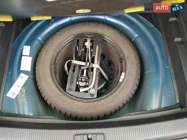 Фольксваген Гольф 2012 в Казатине на Automoto.ua Синий Фольксваген Гольф, объемом двигателя 1.6 л и пробегом 280 тыс. км за 8500 $, фото 24 на Automoto.ua