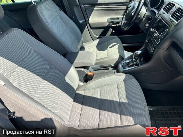 Синий Фольксваген Гольф, объемом двигателя 2 л и пробегом 207 тыс. км за 9950 $, фото 4 на Automoto.ua