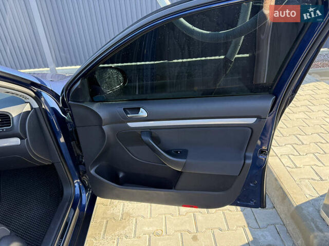 Синий Фольксваген Гольф, объемом двигателя 2 л и пробегом 340 тыс. км за 12000 $, фото 35 на Automoto.ua