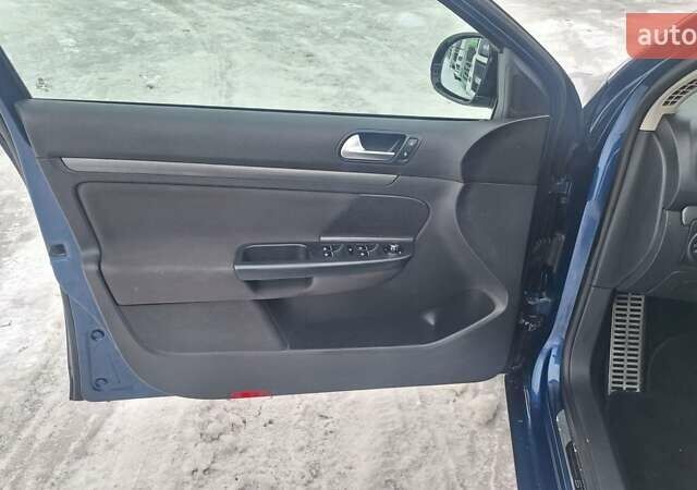 Синій Фольксваген Гольф, об'ємом двигуна 1.6 л та пробігом 241 тис. км за 7999 $, фото 13 на Automoto.ua
