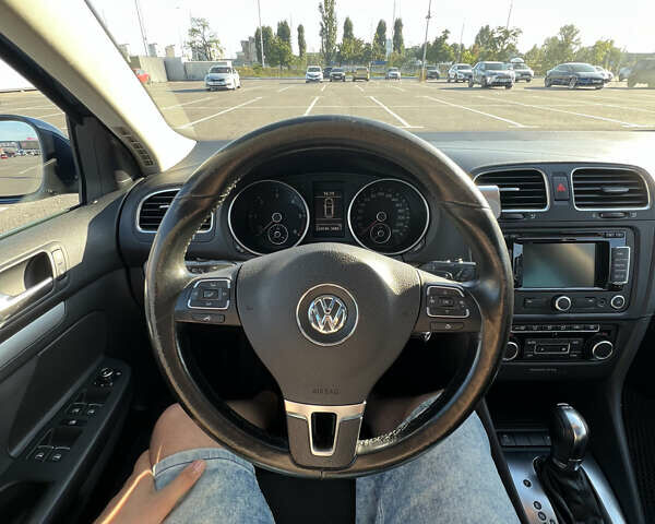 Синий Фольксваген Гольф, объемом двигателя 1.6 л и пробегом 225 тыс. км за 8800 $, фото 9 на Automoto.ua