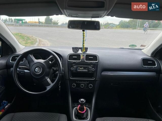 Синий Фольксваген Гольф, объемом двигателя 1.6 л и пробегом 277 тыс. км за 7700 $, фото 17 на Automoto.ua
