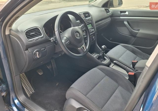 Синий Фольксваген Гольф, объемом двигателя 1.6 л и пробегом 241 тыс. км за 7900 $, фото 17 на Automoto.ua