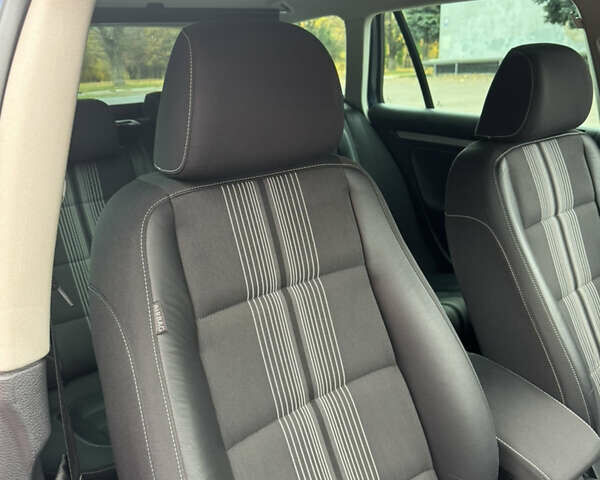 Синий Фольксваген Гольф, объемом двигателя 1.6 л и пробегом 188 тыс. км за 8499 $, фото 47 на Automoto.ua