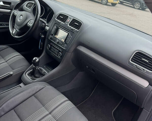 Синий Фольксваген Гольф, объемом двигателя 1.6 л и пробегом 188 тыс. км за 8499 $, фото 48 на Automoto.ua