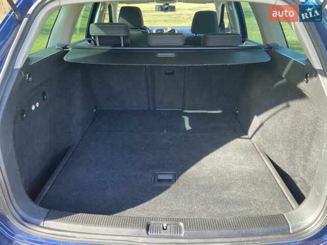 Синий Фольксваген Гольф, объемом двигателя 1.6 л и пробегом 214 тыс. км за 8950 $, фото 5 на Automoto.ua