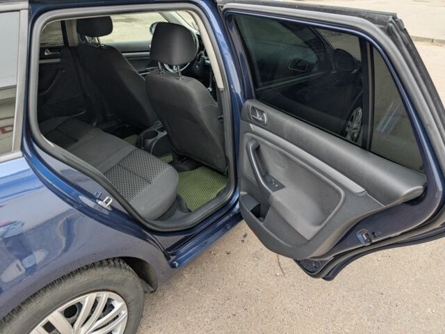 Синій Фольксваген Гольф, об'ємом двигуна 1.6 л та пробігом 294 тис. км за 8900 $, фото 11 на Automoto.ua