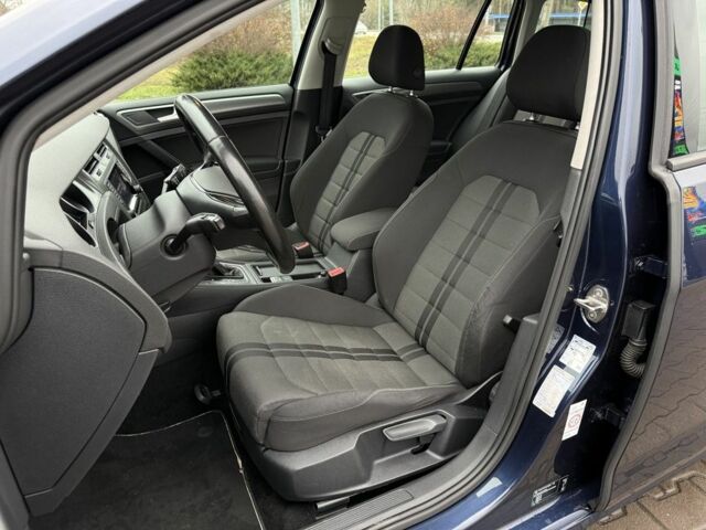 Синий Фольксваген Гольф, объемом двигателя 1.6 л и пробегом 283 тыс. км за 10950 $, фото 17 на Automoto.ua