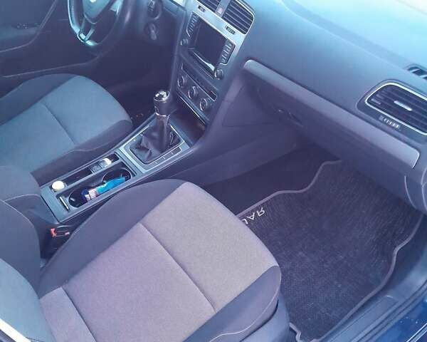 Синий Фольксваген Гольф, объемом двигателя 1.6 л и пробегом 257 тыс. км за 8300 $, фото 10 на Automoto.ua