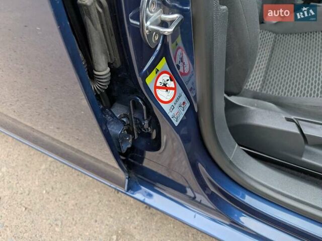 Синій Фольксваген Гольф, об'ємом двигуна 1.6 л та пробігом 294 тис. км за 9100 $, фото 24 на Automoto.ua