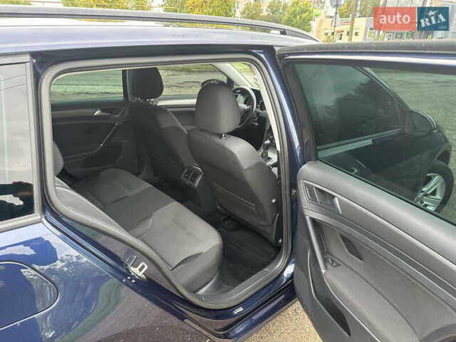 Синий Фольксваген Гольф, объемом двигателя 1.2 л и пробегом 225 тыс. км за 9999 $, фото 15 на Automoto.ua