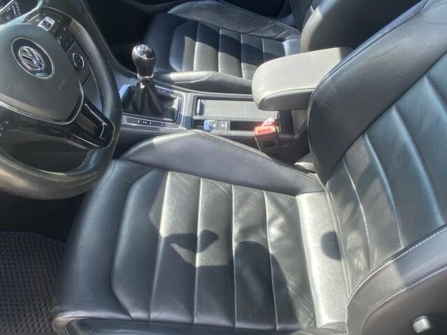 Синий Фольксваген Гольф, объемом двигателя 1.6 л и пробегом 355 тыс. км за 10500 $, фото 5 на Automoto.ua