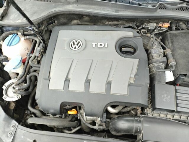 Синий Фольксваген Гольф, объемом двигателя 1.6 л и пробегом 247 тыс. км за 8700 $, фото 6 на Automoto.ua