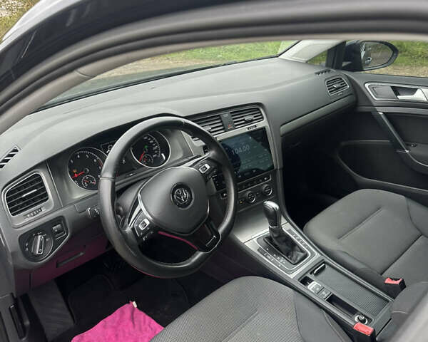 Синий Фольксваген Гольф, объемом двигателя 1.2 л и пробегом 225 тыс. км за 9999 $, фото 11 на Automoto.ua