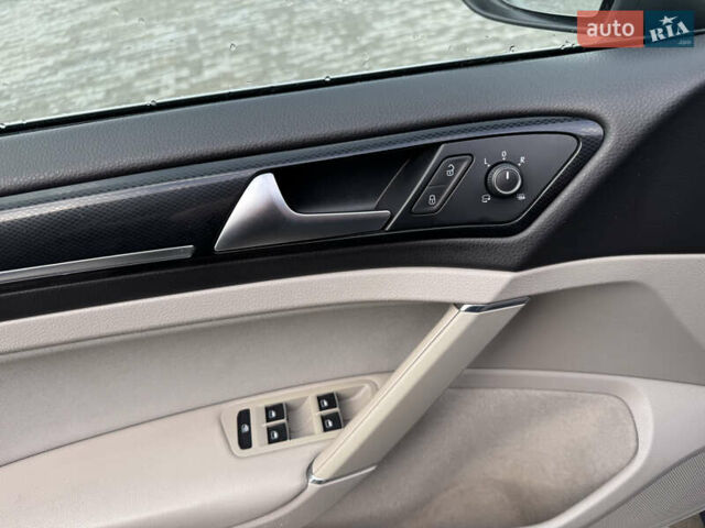 Синий Фольксваген Гольф, объемом двигателя 1.6 л и пробегом 280 тыс. км за 8999 $, фото 18 на Automoto.ua