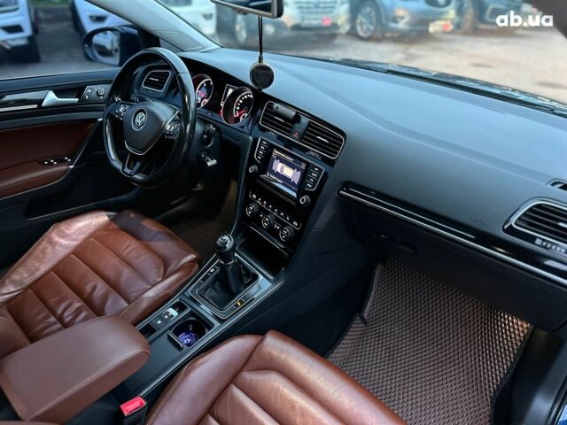 Синий Фольксваген Гольф, объемом двигателя 1.6 л и пробегом 251 тыс. км за 11490 $, фото 25 на Automoto.ua