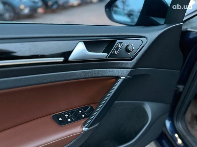 Синий Фольксваген Гольф, объемом двигателя 1.6 л и пробегом 251 тыс. км за 11490 $, фото 31 на Automoto.ua