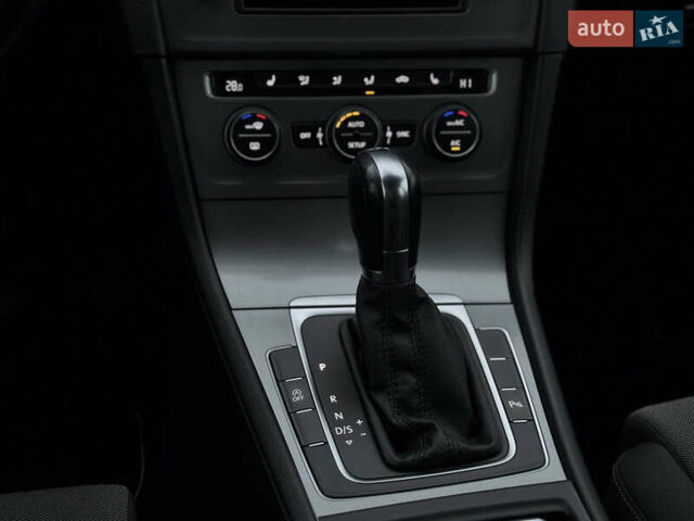 Синій Фольксваген Гольф, об'ємом двигуна 1.6 л та пробігом 283 тис. км за 11300 $, фото 28 на Automoto.ua