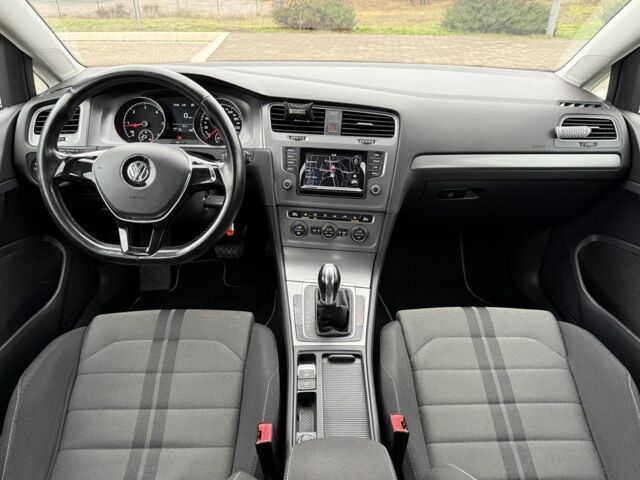 Синий Фольксваген Гольф, объемом двигателя 1.6 л и пробегом 283 тыс. км за 10950 $, фото 14 на Automoto.ua